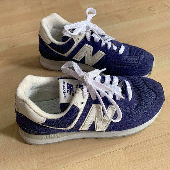 New Balance Classic 574 (Blue & White Unisex 4M/5.5W/36EU) - Picture 1 of 7